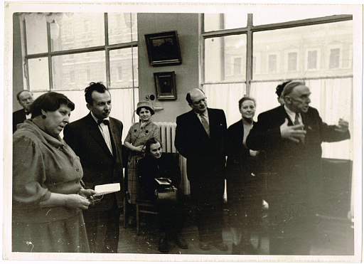 художник Щербаков Борис Валентинович на персональной выставке работ 