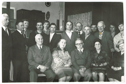 Щербаковы Борис Валентинович и Зоя Анатольевна с гостями в мастерской